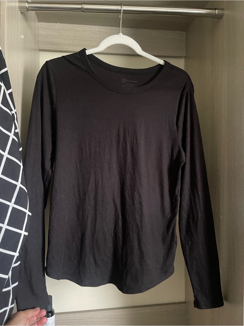 Long-Sleeve Crewneck Shirt - Black